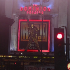 WWRY Statue